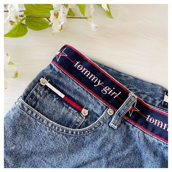 Vintage Tommy Hilfiger High Waist Logo Band Shorts - Picture 4 of 7